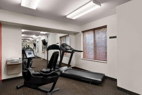 Hawthorn Suites by Wyndham Lancaster - image 8