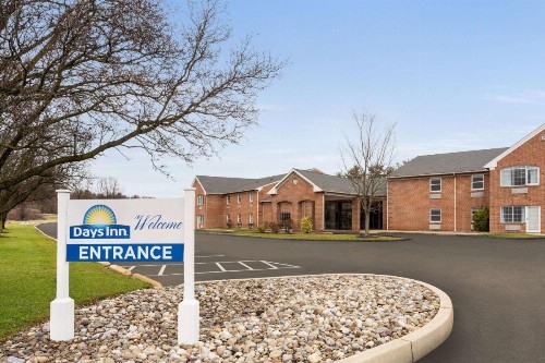 Days Inn & Suites by Wyndham Lancaster Amish Country - image 19