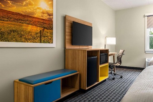 Days Inn & Suites by Wyndham Lancaster Amish Country - image 31