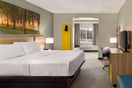 Days Inn & Suites by Wyndham Lancaster Amish Country - image 43