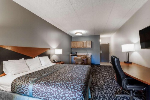 Days Inn & Suites by Wyndham Lancaster Amish Country - image 9