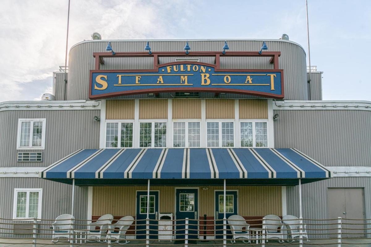 Fulton Steamboat Inn - image 3