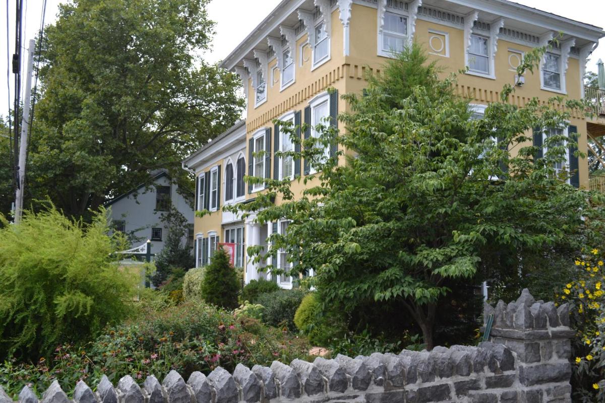 EJ Bowman House Bed & Breakfast - image 3
