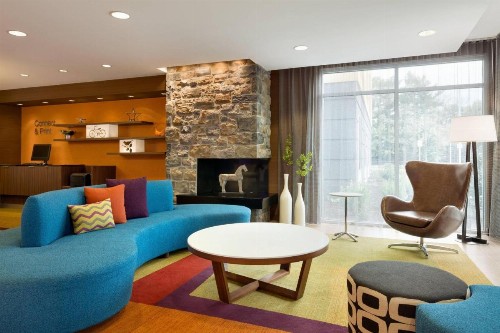 Fairfield Inn & Suites by Marriott Lancaster East at The Outlets - image 1
