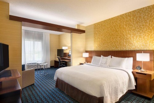 Fairfield Inn & Suites by Marriott Lancaster East at The Outlets - image 15