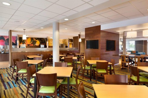 Fairfield Inn & Suites by Marriott Lancaster East at The Outlets - image 16