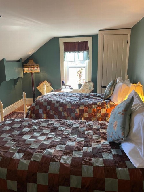 The Hollinger House - image 13