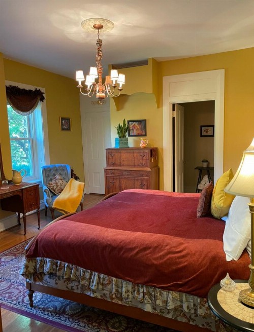 The Hollinger House - image 22