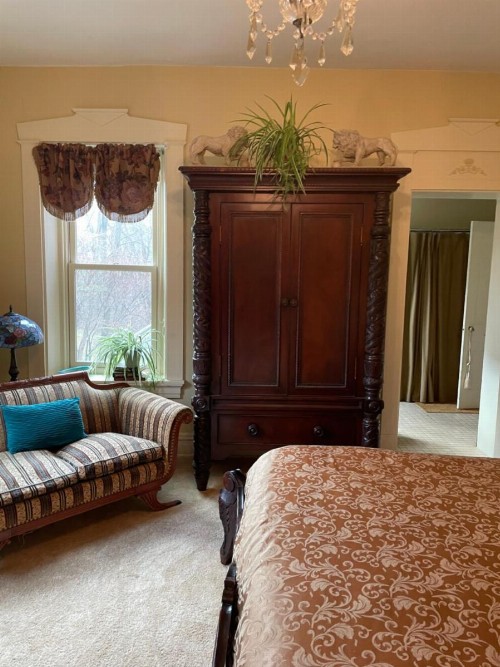 The Hollinger House - image 26