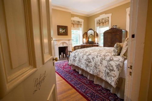 The Hollinger House - image 28