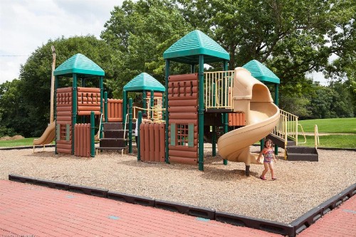 Circle M Camping Resort Screened Park Model 27 - image 11