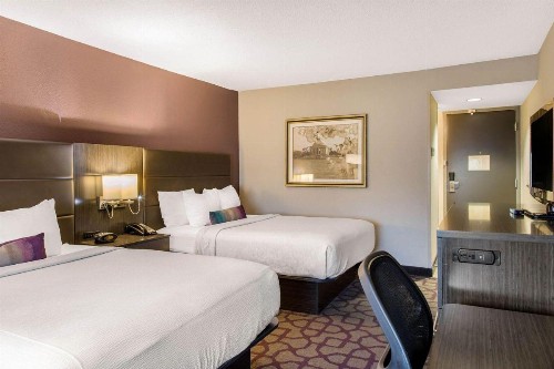 Comfort Inn - image 6
