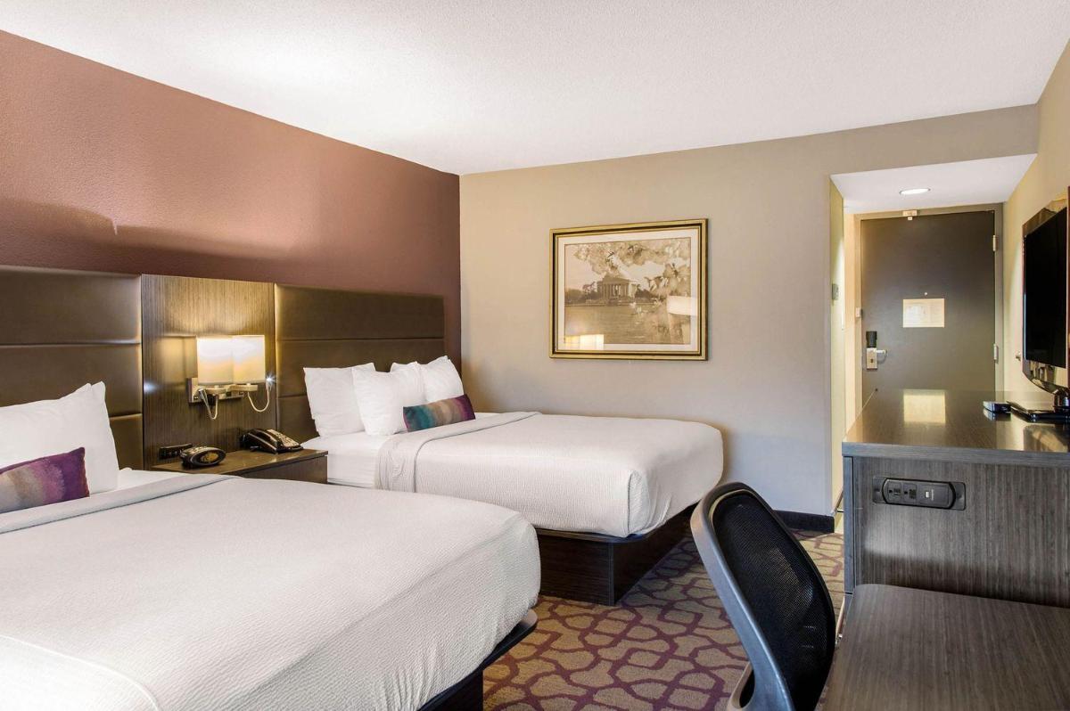 Comfort Inn - image 6