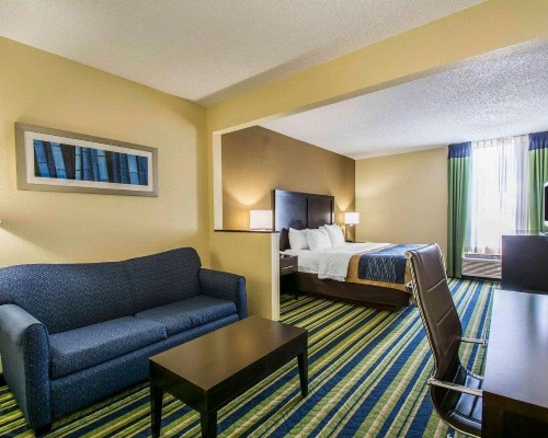 Comfort Inn & Suites Lantana - West Palm Beach South - image 19