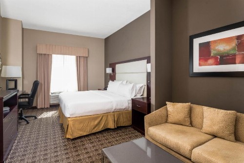 Holiday Inn Express & Suites Lantana - image 16