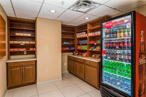 Holiday Inn Express & Suites Lantana - image 2