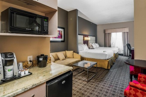 Holiday Inn Express & Suites Lantana - image 7