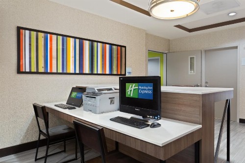 Holiday Inn Express Hotel & Suites Largo-Clearwater an IHG Hotel - image 18