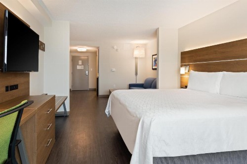Holiday Inn Express Hotel & Suites Largo-Clearwater an IHG Hotel - image 25
