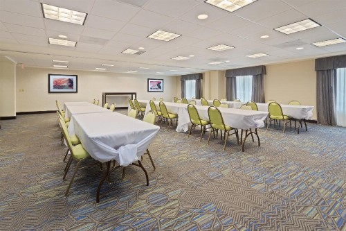 Holiday Inn Express Hotel & Suites Largo-Clearwater an IHG Hotel - image 27