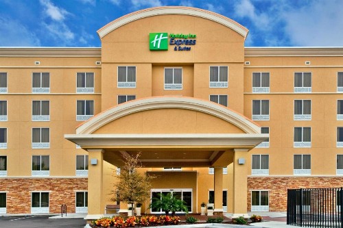 Holiday Inn Express Hotel & Suites Largo-Clearwater an IHG Hotel - image 3