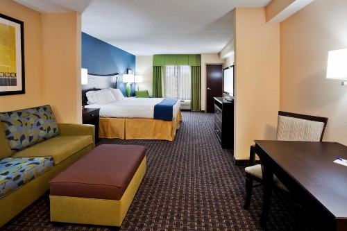 Holiday Inn Express Hotel & Suites Largo-Clearwater an IHG Hotel - image 7