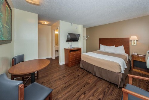Tampa Bay Extended Stay Hotel - image 27