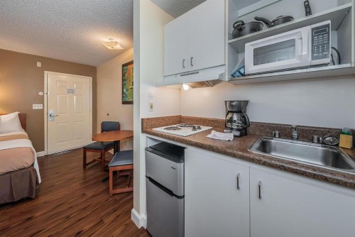 Tampa Bay Extended Stay Hotel - image 31