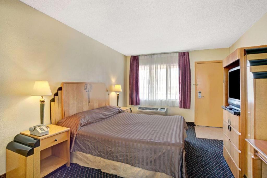 Travelodge by Wyndham Las Vegas - image 7