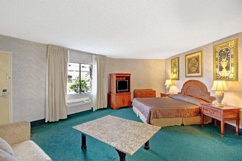 Travelodge by Wyndham Las Vegas - image 8