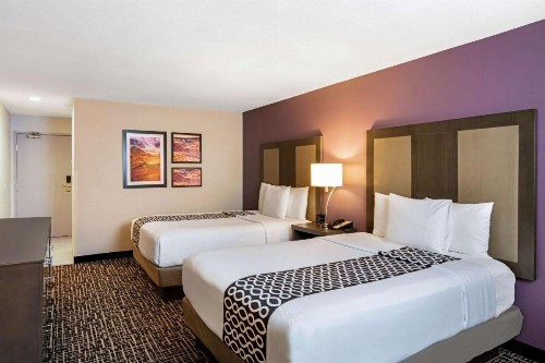 La Quinta Inn & Suites by Wyndham Las Vegas Nellis - image 12