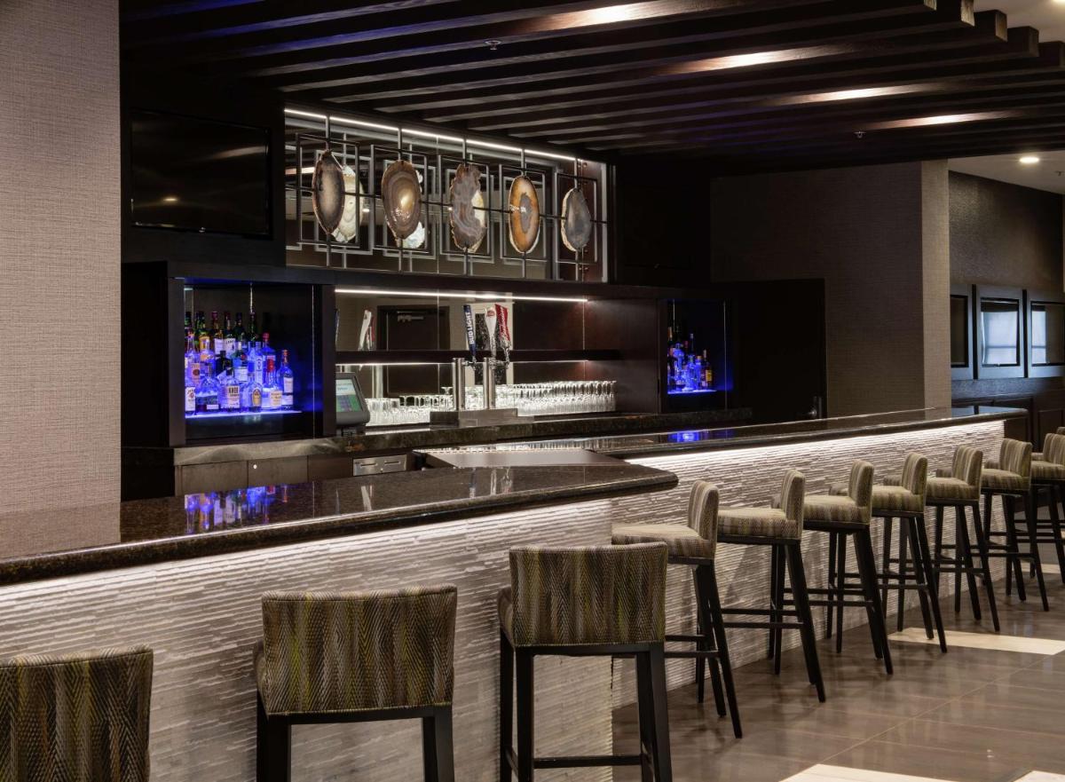 Embassy Suites by Hilton Las Vegas - image 6