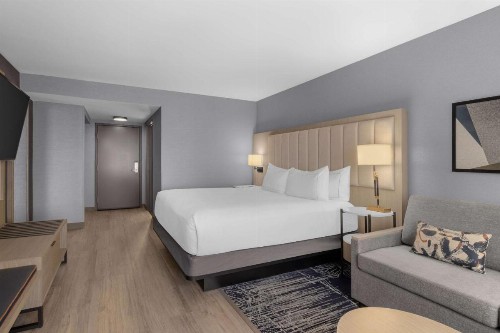 DoubleTree by Hilton Las Vegas Airport - image 32