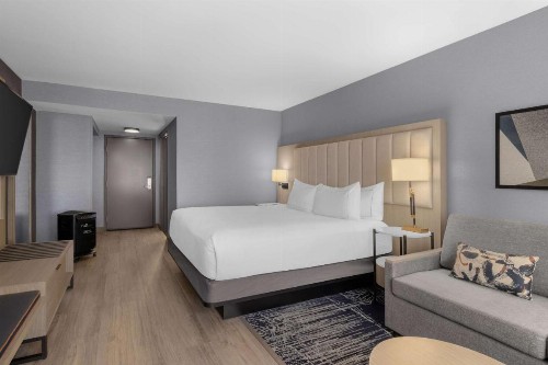 DoubleTree by Hilton Las Vegas Airport - image 42
