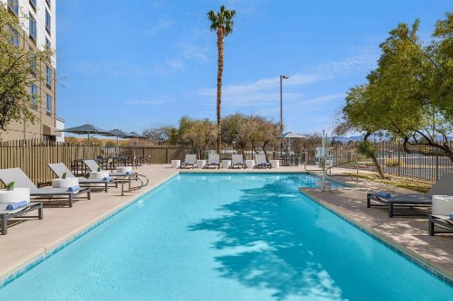 DoubleTree by Hilton Las Vegas Airport - image 9