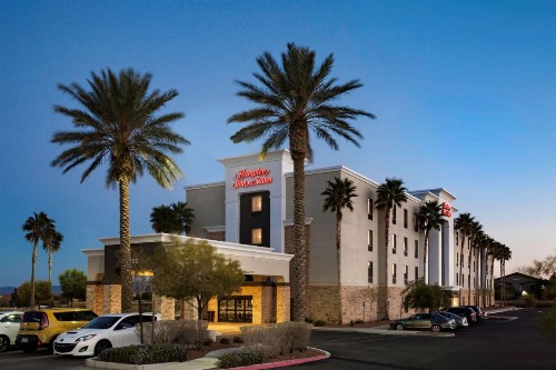 Hampton Inn & Suites Las Vegas-Red Rock/Summerlin - image 1