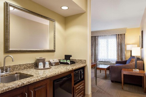 Hampton Inn & Suites Las Vegas-Red Rock/Summerlin - image 4