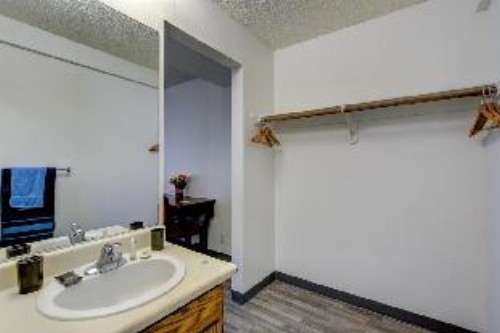 Siegel Slots and Suites (No Resort Fees) - image 16