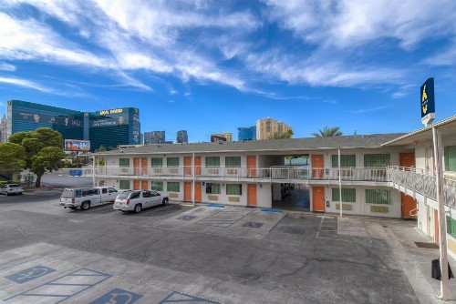 Motel 6-Las Vegas NV - Tropicana - image 11