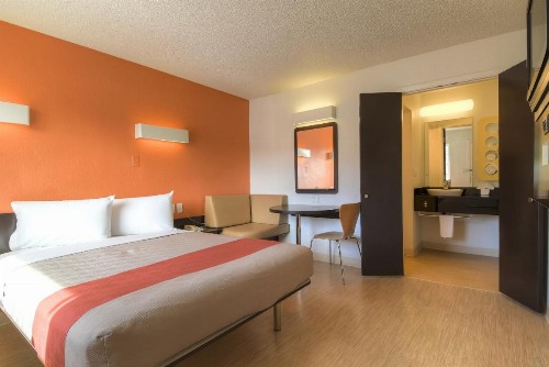 Motel 6-Las Vegas NV - Tropicana - image 23