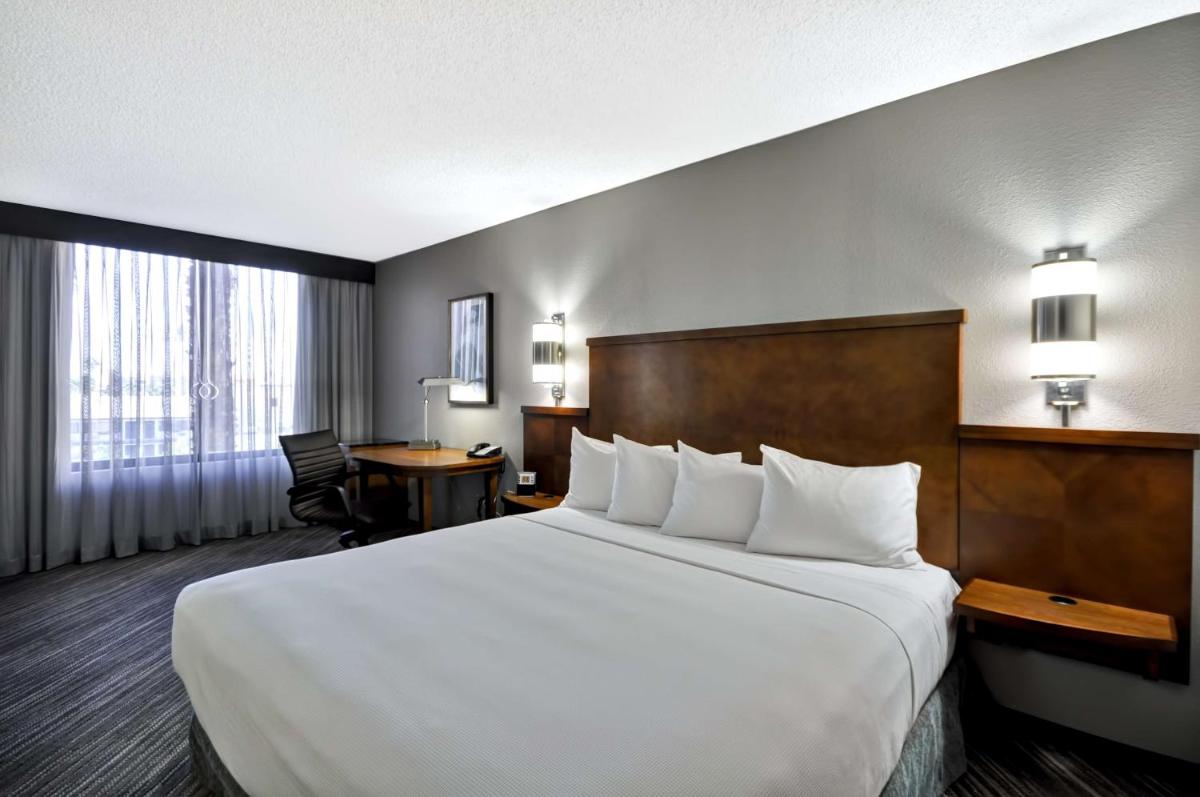 Hyatt Place Las Vegas - image 6
