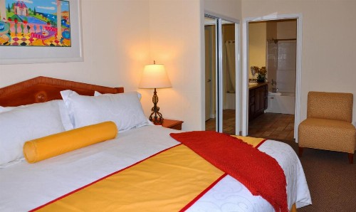 Club de Soleil All-Suite Resort - image 3