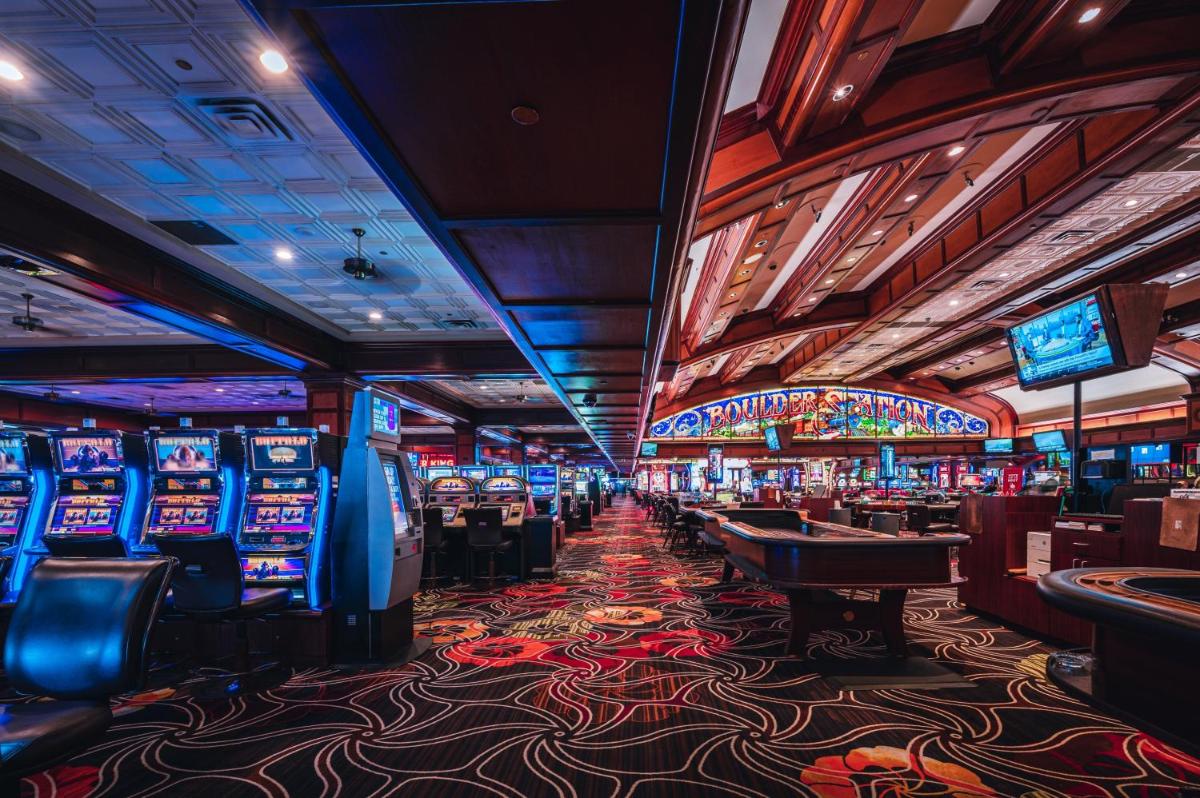Boulder Station Hotel And Casino - image 4