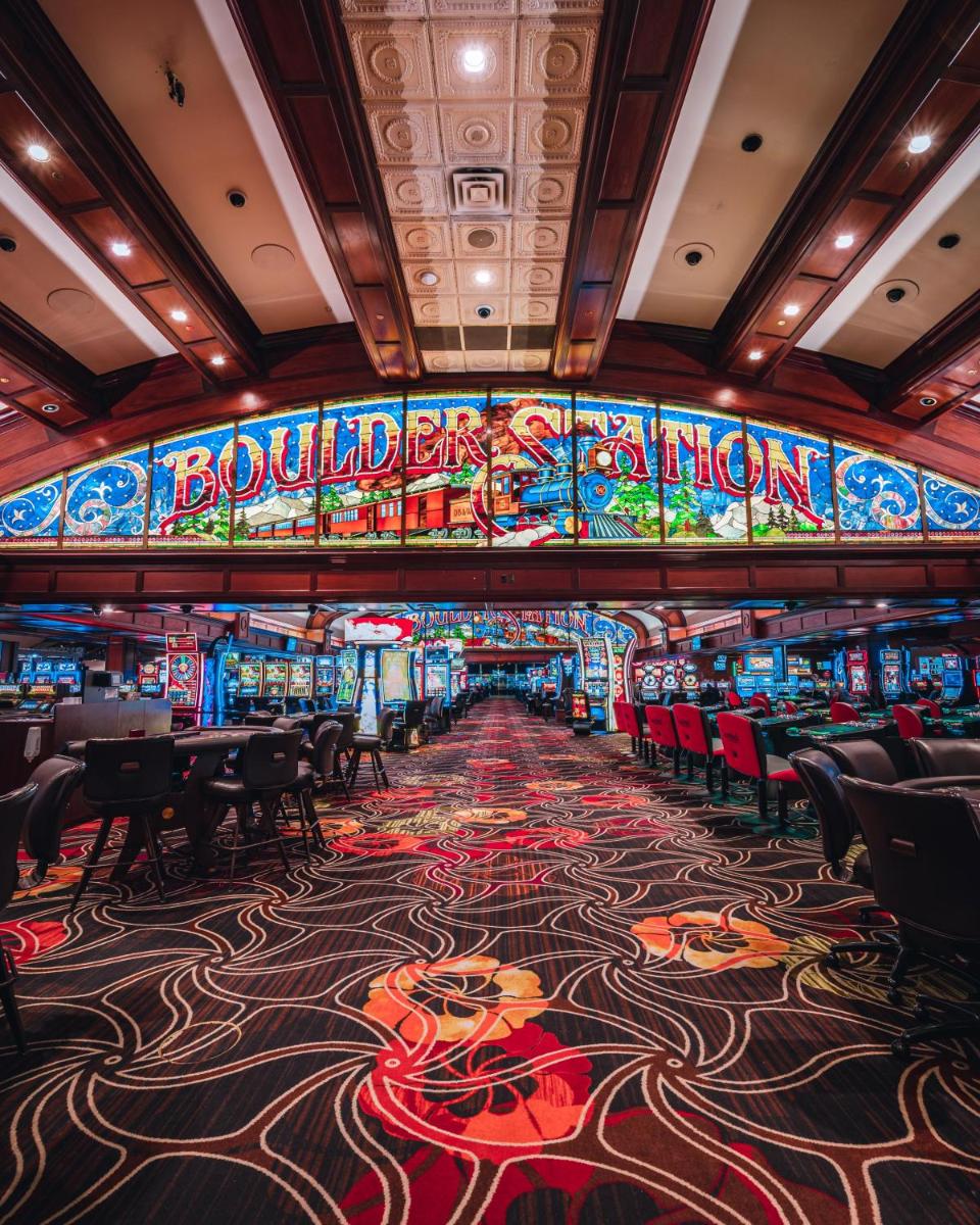 Boulder Station Hotel And Casino - image 7