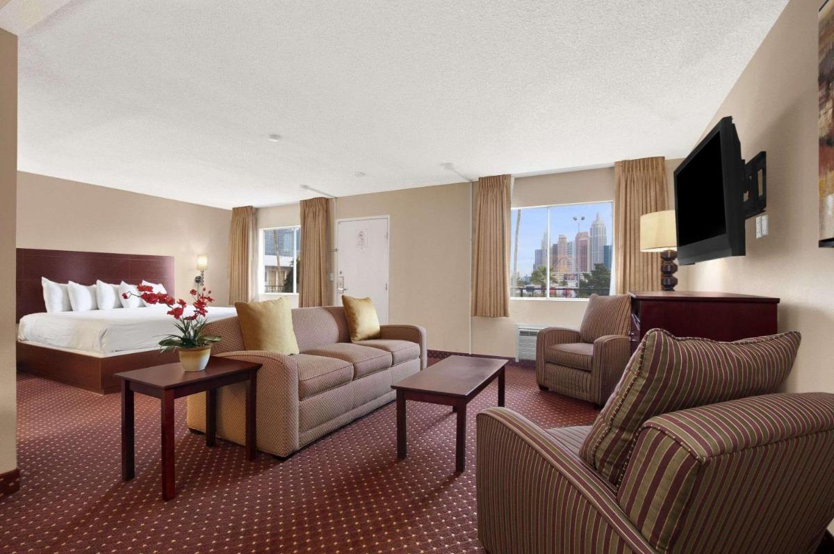Days Inn by Wyndham Las Vegas Wild Wild West Gambling Hall - image 4