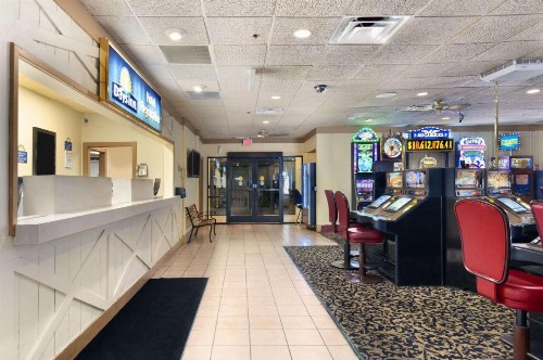 Days Inn by Wyndham Las Vegas Wild Wild West Gambling Hall - image 8