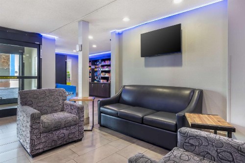 Best Western McCarran Inn - image 2