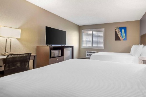 Best Western McCarran Inn - image 28