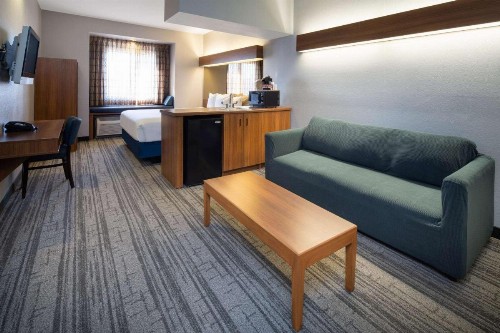 Baymont by Wyndham Las Vegas South Strip - image 12