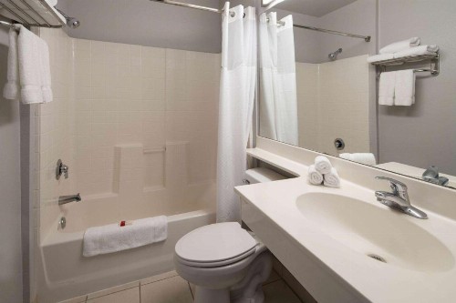 Baymont by Wyndham Las Vegas South Strip - image 3